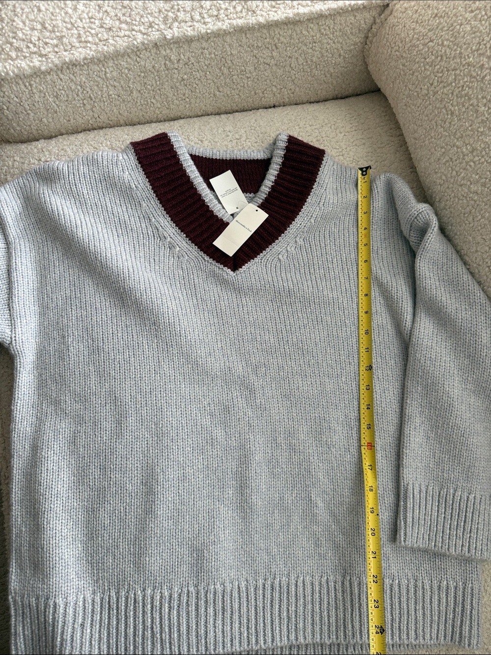 ABERCROMBIE & FITCH
Merino Wool-Blend Contrast V-Neck Sweater Size XL NWT - Picture 5 of 10